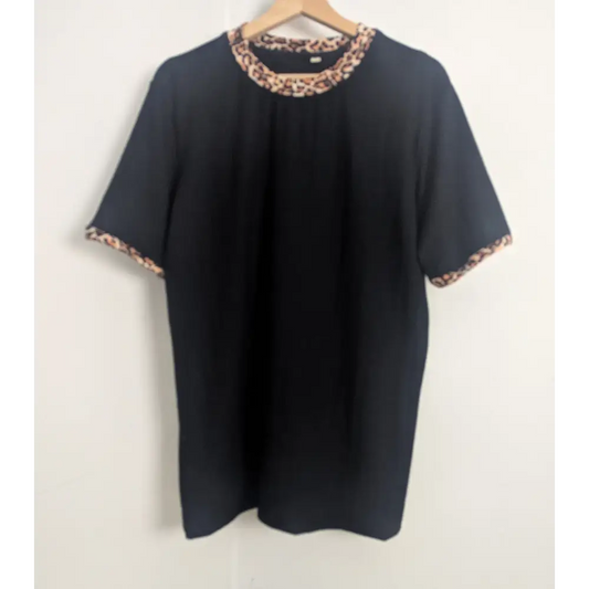 Hemp leopard tee in black bamboo.